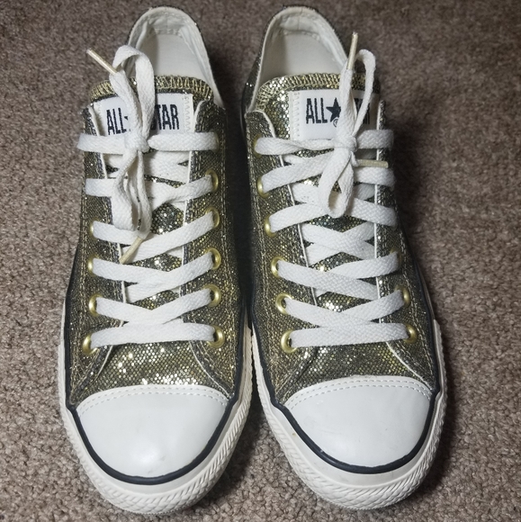 gold sparkle chuck taylors
